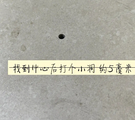 日喀则瓷砖空鼓维修公司专业解答在瓷砖铺贴过程中，如果砂料搅拌不均匀，将会带来以下问题